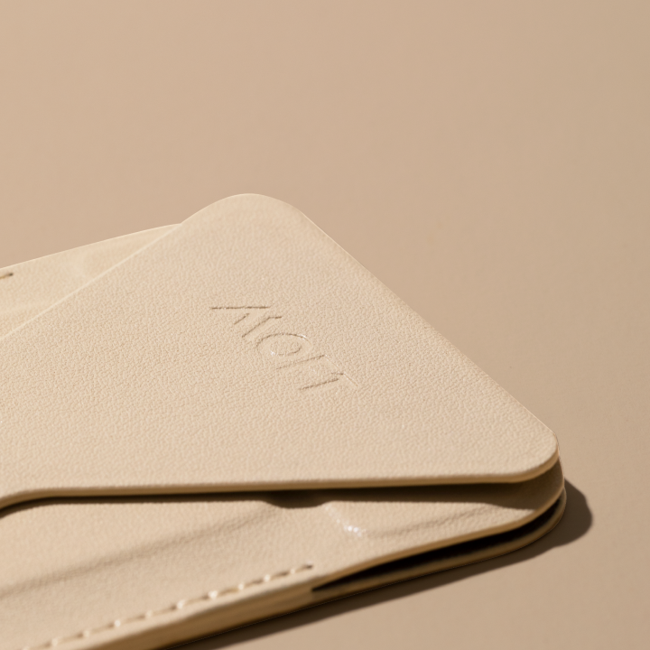 moft_global's tweet photo. The perfect sandy white combines in buttery soft vegan leather.
Pair this stand & wallet with your favorite Snap Case for an effortlessly classic look.
#moft #moftmagsafe #magsafewallet #iphonestand #iphone14 #iphone14plus #iphone14pro #iphone14promax #apple #coastalgrandma https://t.co/mcK7yW0rjK