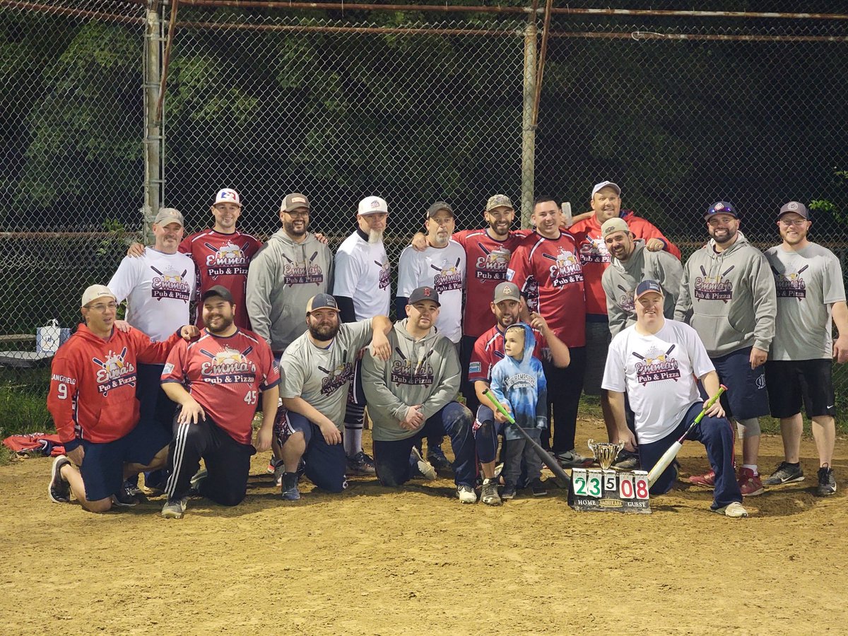 BMSLsoftball's tweet photo. Congratulations to the 2022 B Division winner, Emma's. https://t.co/O7DAHtm8a3