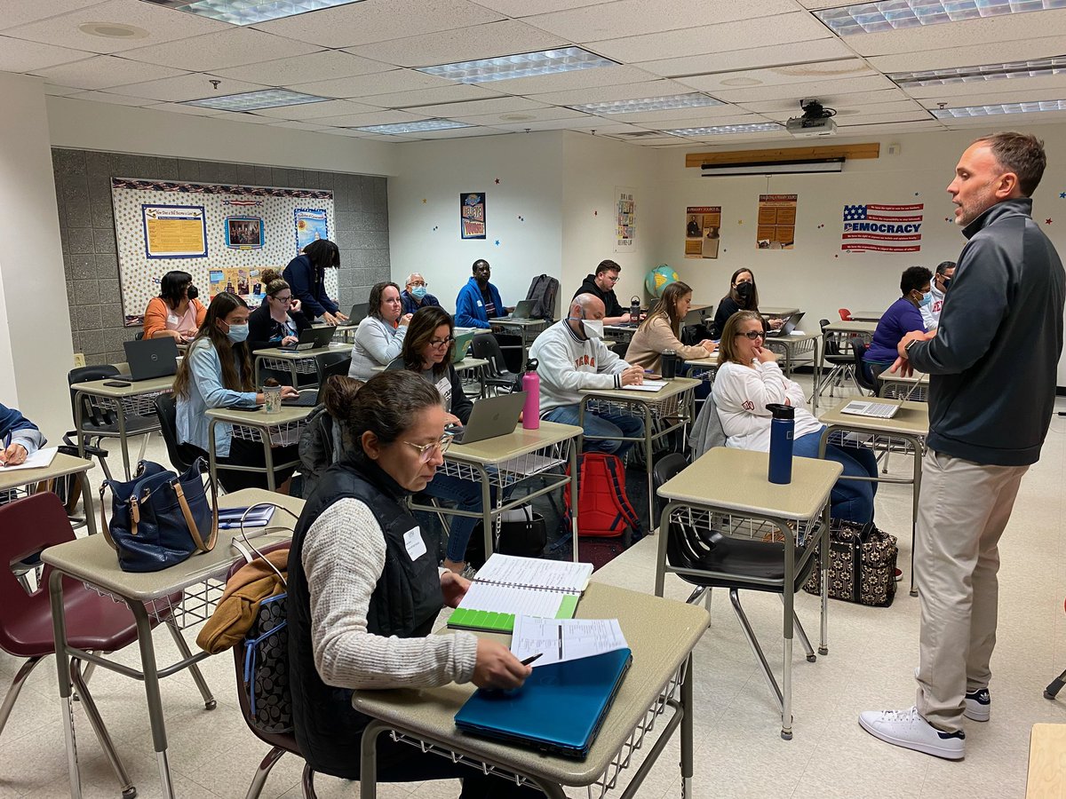 StuartJones75's tweet photo. Today the @IBMidAtlantic hosted our first IB coordinators meeting of the year at @HubsNHHS. Thank you to all the IB coordinators who made our collaboration such a success! Looking forward to seeing you at @IBatGFcom in December! https://t.co/XN9BvBnjK3