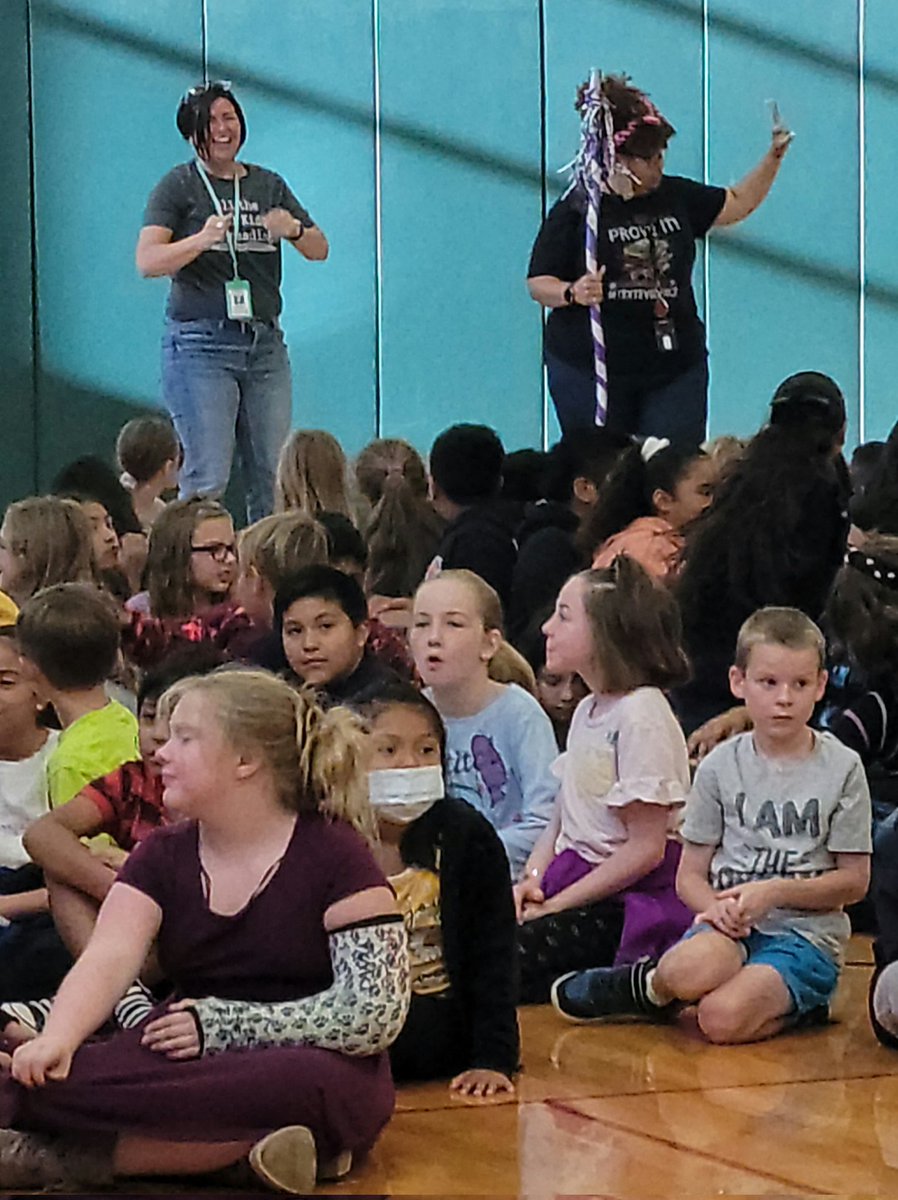 Wildcats_Prin's tweet photo. DANAmazing Friday Recap Part 2:
Our purpose for our LIM Celebration today was for each class to tell us their mission statement for the year -creating the statements with key words that spark Unity: shared goals, being kind, showing respect! #hcpsnc #danalead22 https://t.co/Qc0EIYx3Pg
