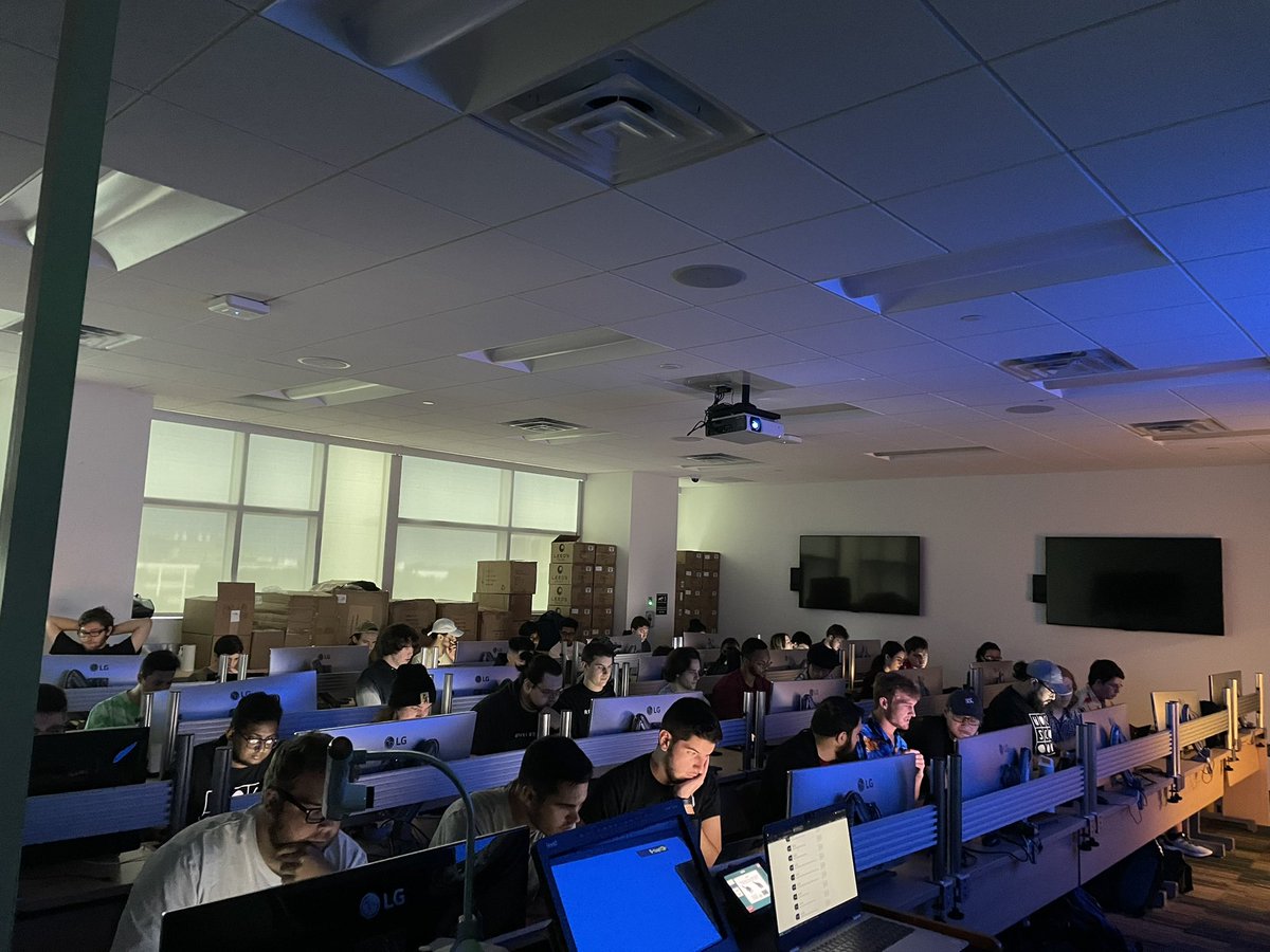 gerbsec's tweet photo. No this is not an office, it's my CTF team practicing! @whitehatters https://t.co/6sNx326j85