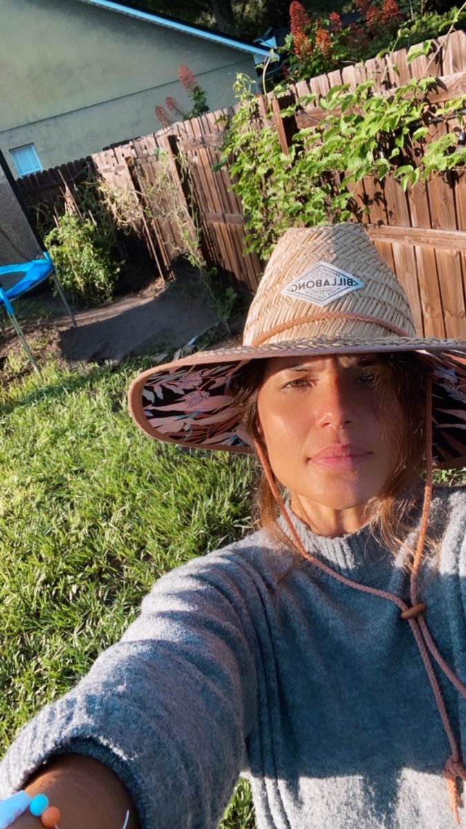 kaysermusic's tweet photo. Feliz Viernes, donde quiera que estés! 🍃💚 https://t.co/YyrVH49RkG