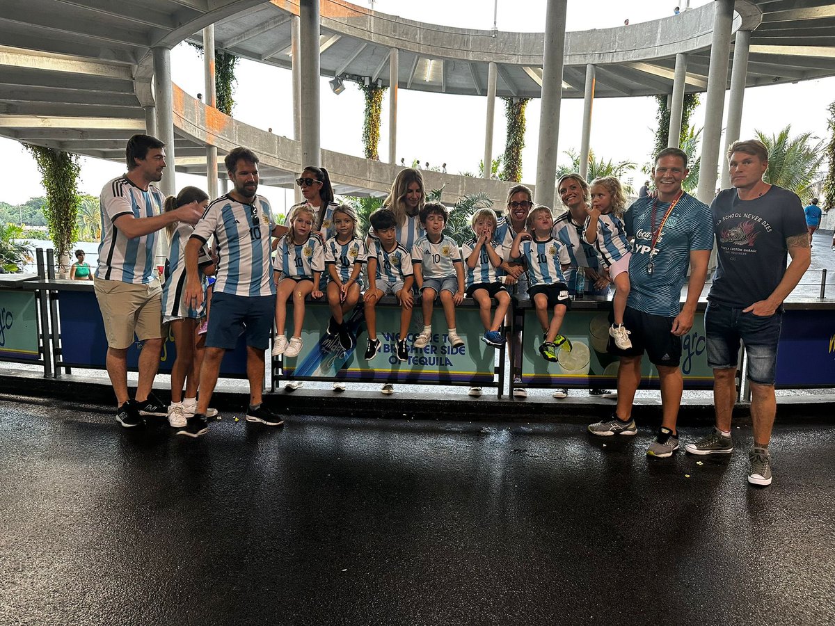 herdigiovanni's tweet photo. Gracias @tapiachiqui por esta gran Alegría !!! #VamosArgentina #lascalonetta #Miami https://t.co/Iam06Plb5Y