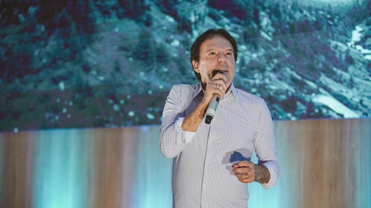 SNToficial's tweet photo. “Quando você clama a Deus, suas lágrimas movem os céus”, @BispoRodovalho. 

Nosso Bispão sempre com sábias palavras e direcionamentos certos! 🔥

#celebranordeste
#saraconference22
#olheparaoalto https://t.co/cK5bIJsgwn