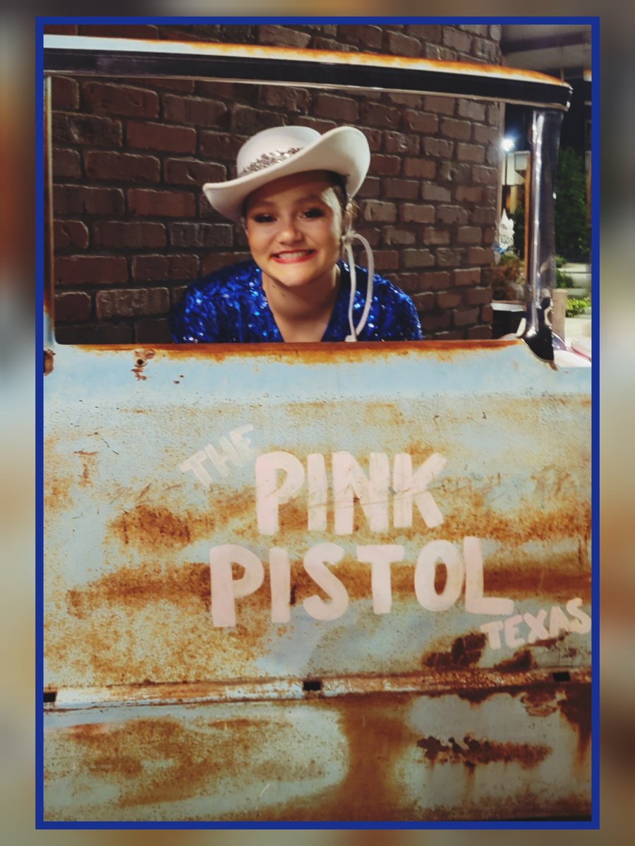_TiffNScott's tweet photo. Happy Homecomin' @LHS__eagles & opening night for our girl @mirandalambert #Vegas #velvetrodeo #famousinasmalltown ๐ฃ #geauxEAGLES ๐๐ #HOCO2022 #STARSTEPPERS #igotWINGS ๐ฆ
#fridaynightandVEGASlights โญ๏ธ
@ThePinkPistolTX https://t.co/yrDbt5sEbe