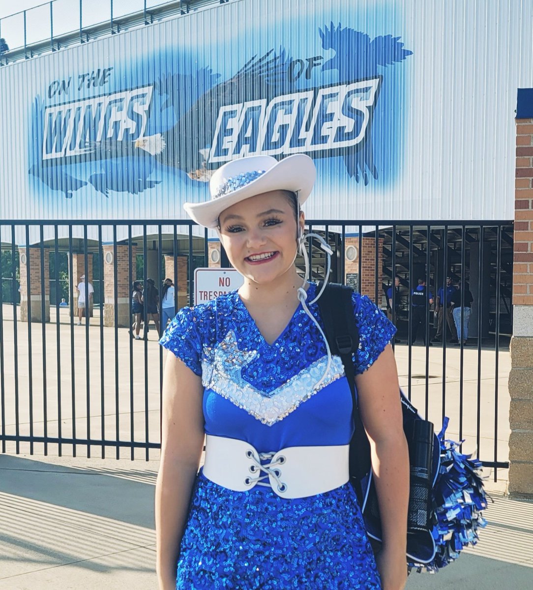 _TiffNScott's tweet photo. Happy Homecomin' @LHS__eagles & opening night for our girl @mirandalambert #Vegas #velvetrodeo #famousinasmalltown ๐ฃ #geauxEAGLES ๐๐ #HOCO2022 #STARSTEPPERS #igotWINGS ๐ฆ
#fridaynightandVEGASlights โญ๏ธ
@ThePinkPistolTX https://t.co/yrDbt5sEbe