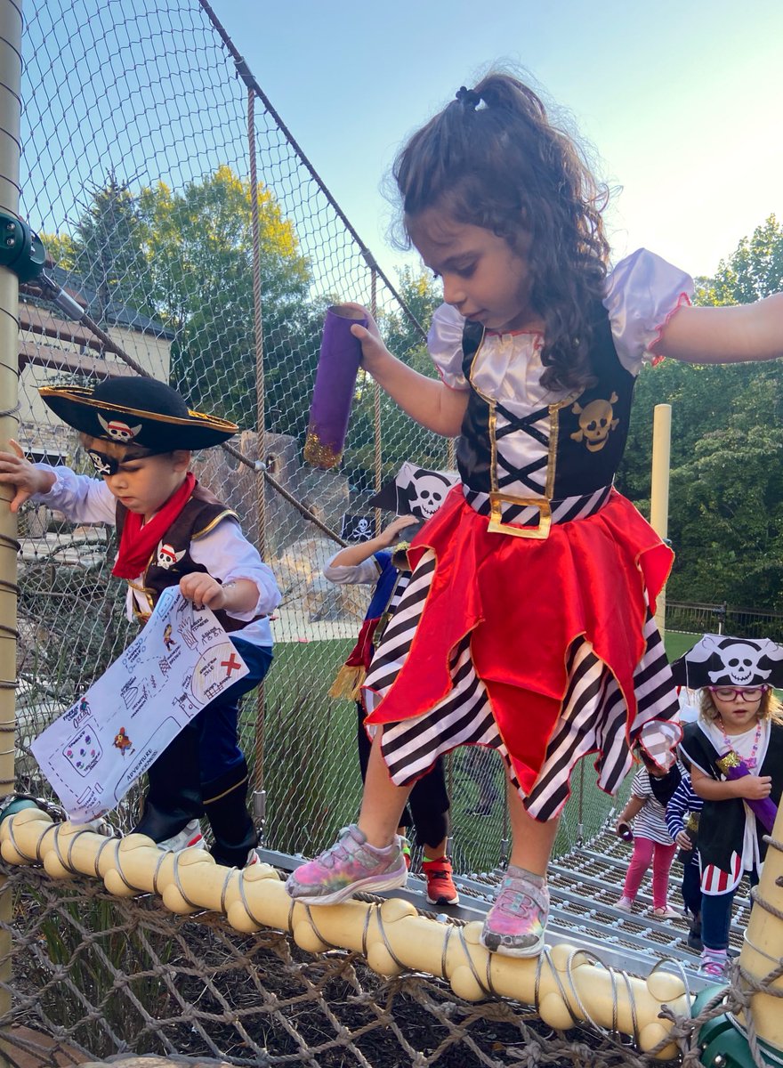 Nina Chamberlain tweet media