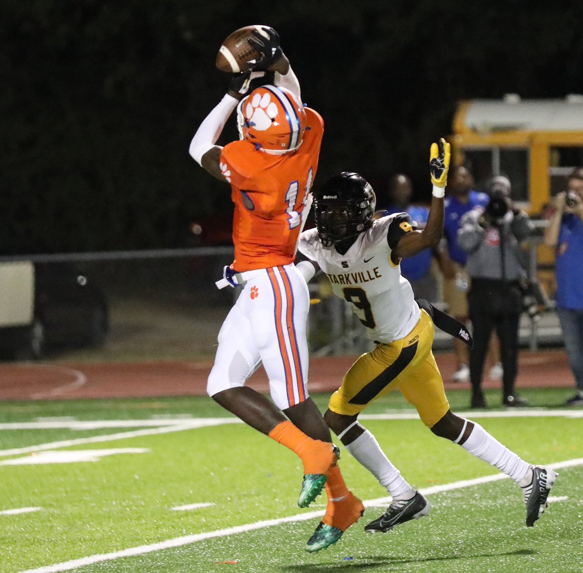 madisonsports1's tweet photo. Long reception then FG Madison Central 24 Starkville 7 https://t.co/Vs6HqjylVJ