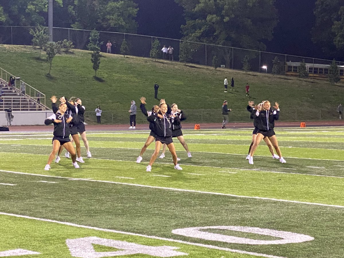 Great performance tonight 🖤💛👊🏼<a href="/Burkedancerz/">B U R K E D A N C E T E A M</a> #WeAreBurke