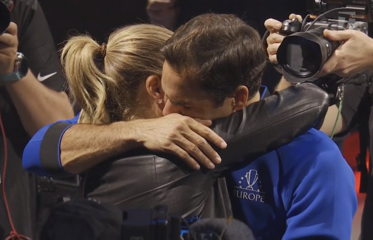 swiss_tennis's tweet photo. ❤️ Not only ‚Thank you, Roger‘, but also: Thank you, Mirka, for supporting him the way you always did and thus for letting us „have him“ on tour for such a long time! #RForever #CoupleGoals https://t.co/TSPBKmrPRE