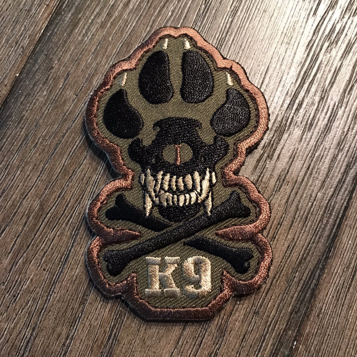 Meredith 💙🐾 (@love4policedogs) on Twitter photo GIVEAWAY in memory of Ofc Seara Burton 🤍
Patch- 2 winners
To enter:
-follow <a href="/k9sofvalor/">K9s of Valor</a>
-like & RT
All can enter but donate to protect K9s & get 15 extra entries. K9sofvalor.org
ALL DONORS GET A GIFT THIS WEEK! (DM receipt to me to qualify) #OPLive #OnPatrolLive GIVEAWAY in memory of Ofc Seara Burton 🤍
Patch- 2 winners
To enter:
-follow <a href="/k9sofvalor/">K9s of Valor</a>
-like & RT
All can enter but donate to protect K9s & get 15 extra entries. K9sofvalor.org
ALL DONORS GET A GIFT THIS WEEK! (DM receipt to me to qualify) #OPLive #OnPatrolLive