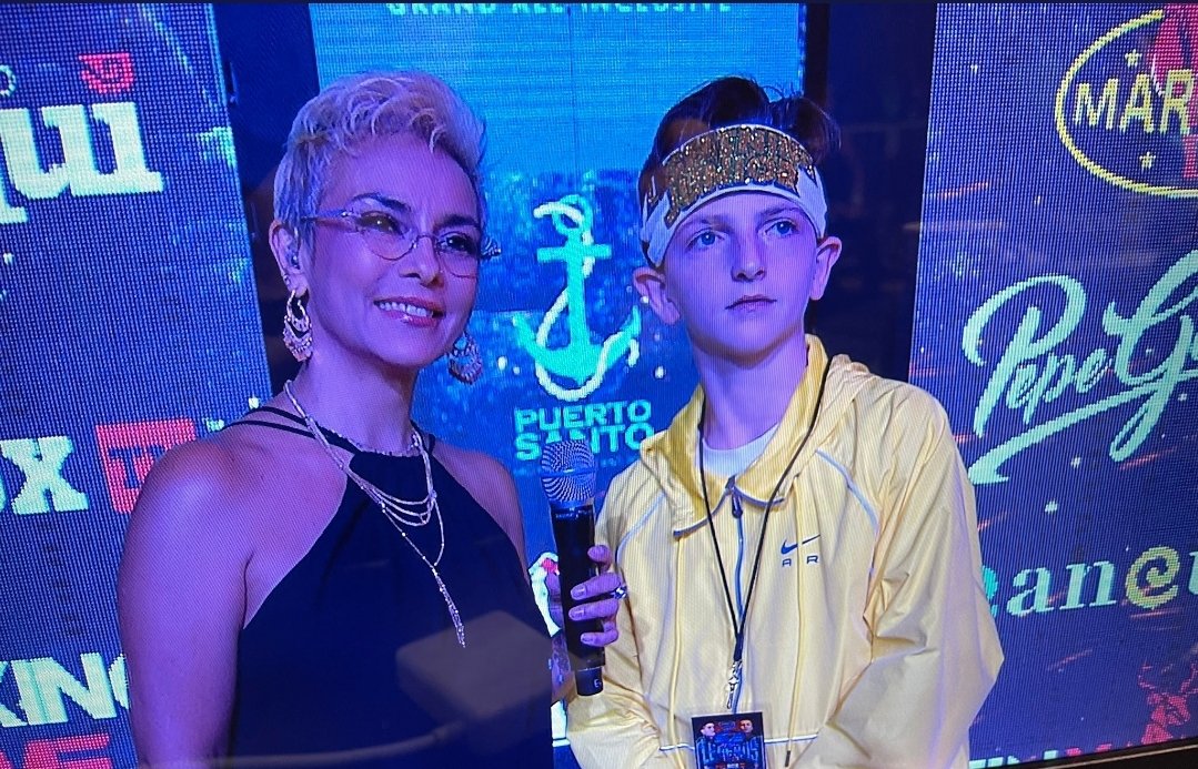 ClaudiaTrejos's tweet photo. Pro Debut for 16 year old Brit @Officiallightjr tonight on @ProBox_TV
With @RealRoyJonesJr
@PaulMalignaggi
9pm Eastern see you soon!
@proboxtvespanol
@cancun_boxing
#MarquezBoxingPromotions https://t.co/KBhRLtPWGn