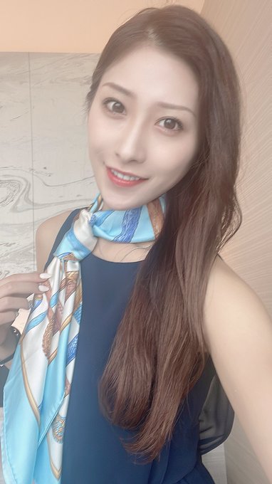 おはようございます😃✨ スカーフ似合っていますでしょうか？🎶  今日も良い1日になりますように（＾Ｏ＾☆♪ https://t.co/ZU7pXg0kz3