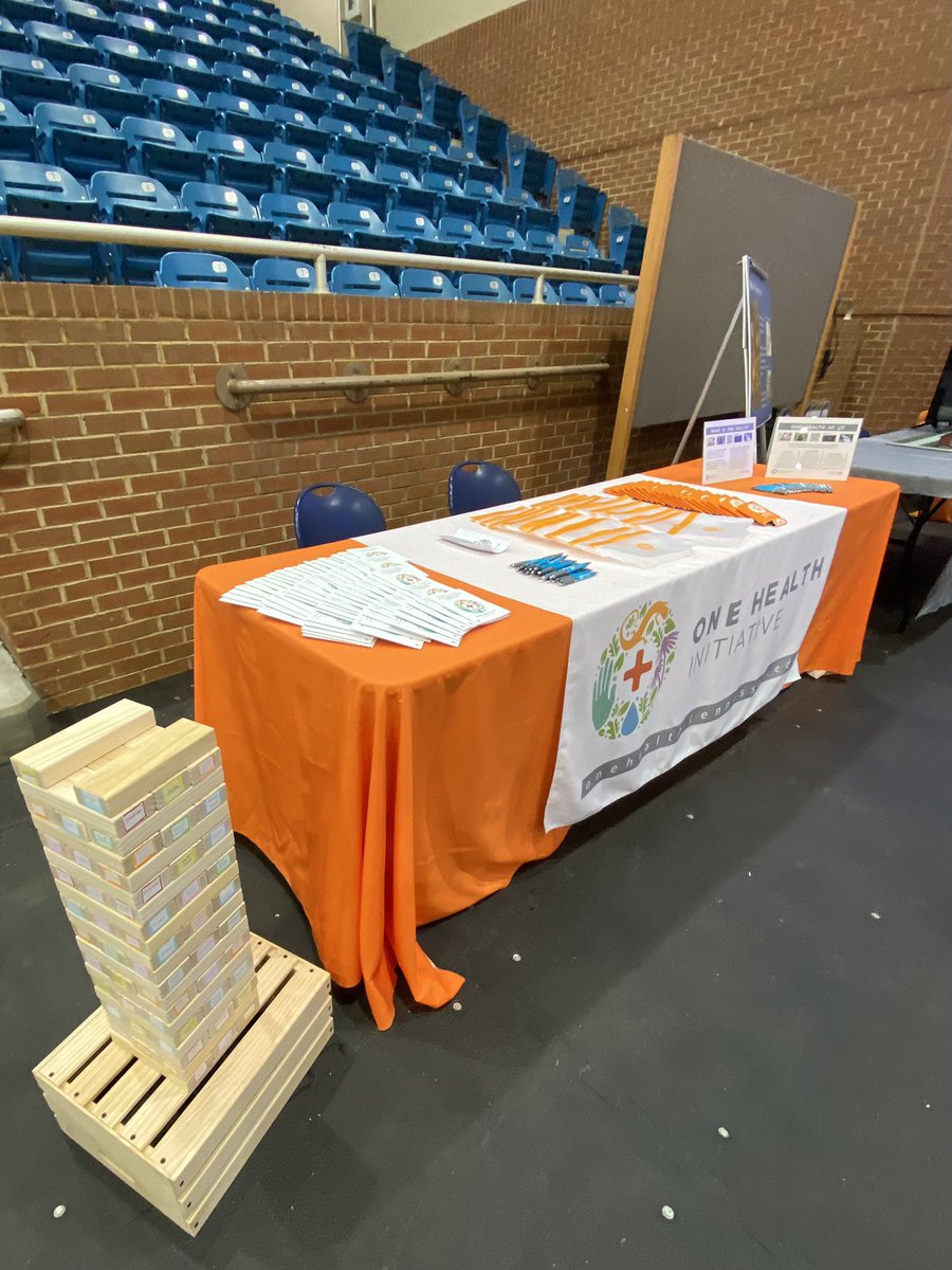 We’re ready for #AgDay2022! Come see us tomorrow to play #OneHealth Jenga & learn how you can be part of the One Health community at @UTKnoxville! Ag Day is free to the public & includes music, farm animals, UT Creamery ice cream, exhibits, & more! Info at advanceutia.tennessee.edu/s/1341/utia/18…