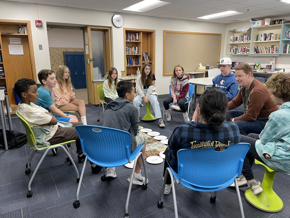 triciapettis10's tweet photo. We hosted a learning walk for some of our new staff. It was so valuable, informative, & energizing bc others welcomed us in without hesitation. Having the opportunity to visit classes gives us all a chance to grow, we saw amazing things! #circles #pineapplepd #belonging https://t.co/EATa6oISUH