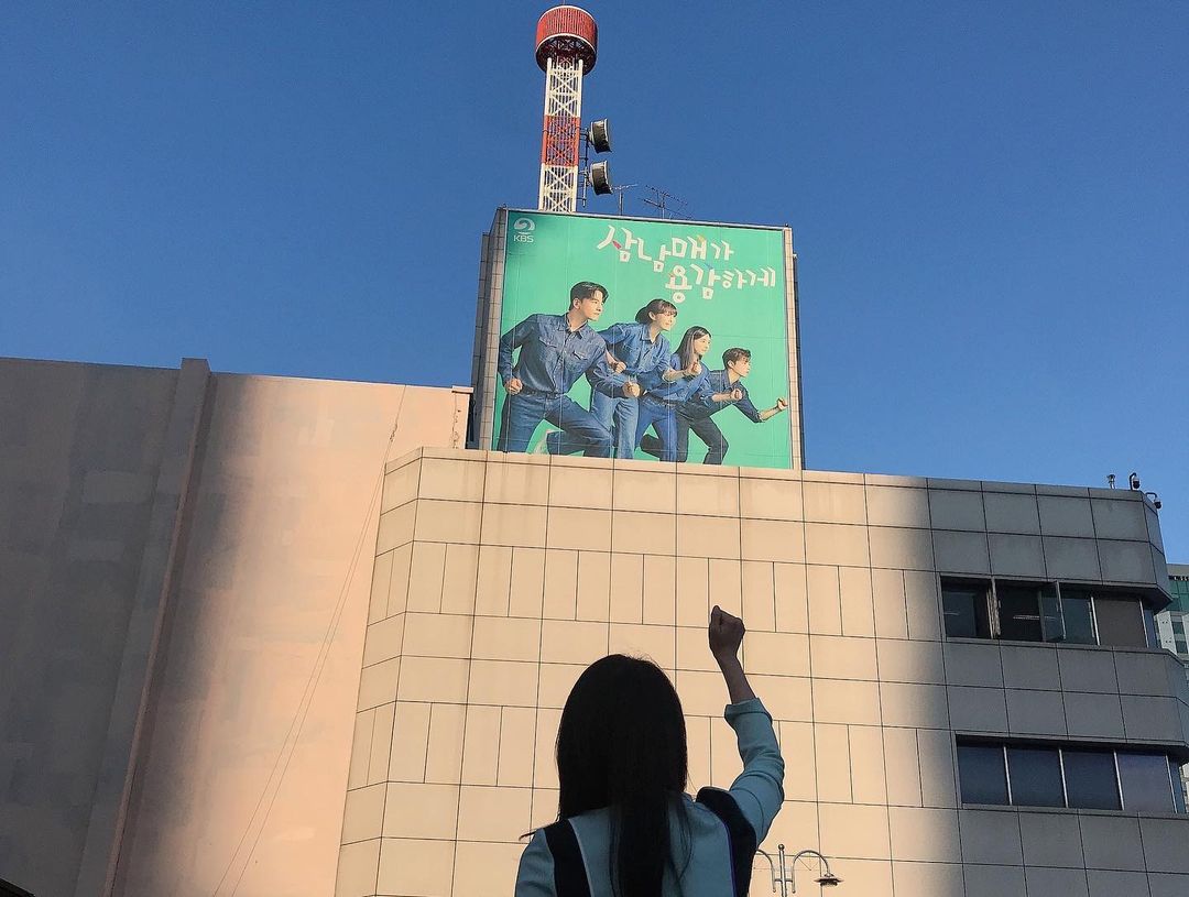 hanathinkr's tweet photo. we are getting closer to seeing her again ♡
#이하나 #leehana https://t.co/yZIjHMcrHv