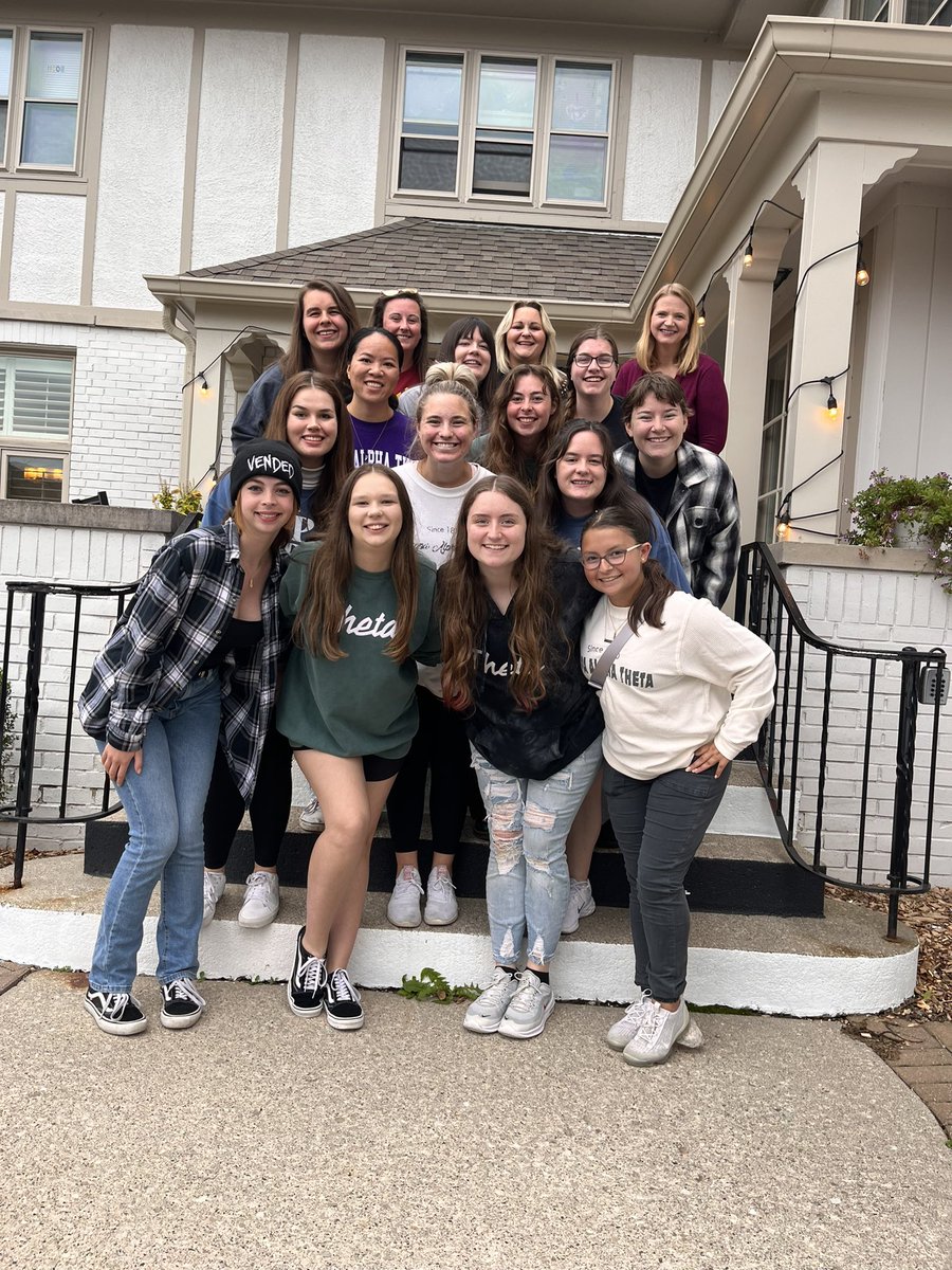 Des Moines Theta tweet media