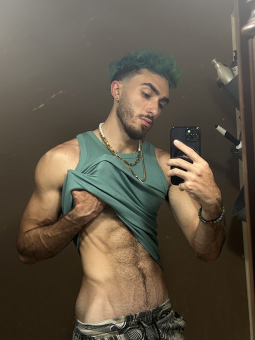 Just uploaded a free video of me bottoming on my OnlyFans 👀 ⬇️⬇️ https://t.co/rFEejco8Lc I'm also going