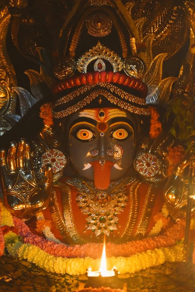 shipfixator's tweet photo. काली महाकाली कालिके परमेश्वरी
सर्वानन्दकरी देवी नारायणि नमोऽस्तुते..🙏🌹🌹🙏 https://t.co/pHy2ULgj5l