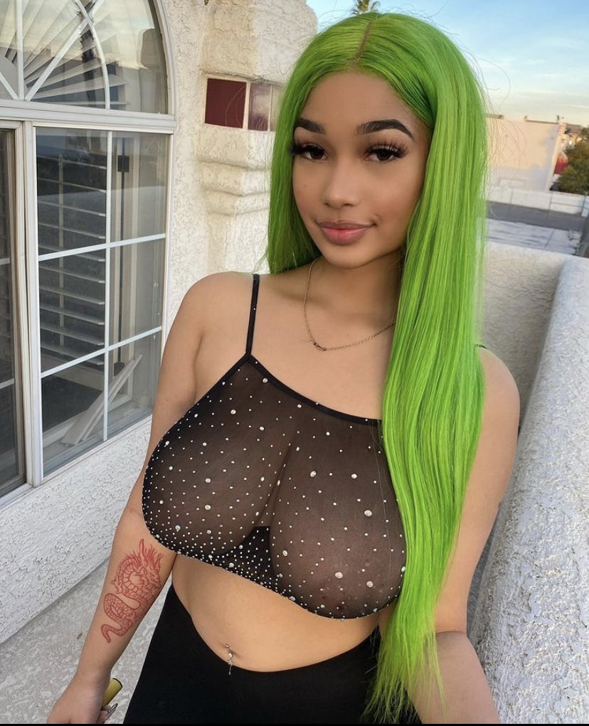 vbake215's tweet image. Can I be your girlfriend 💖🤩🤩