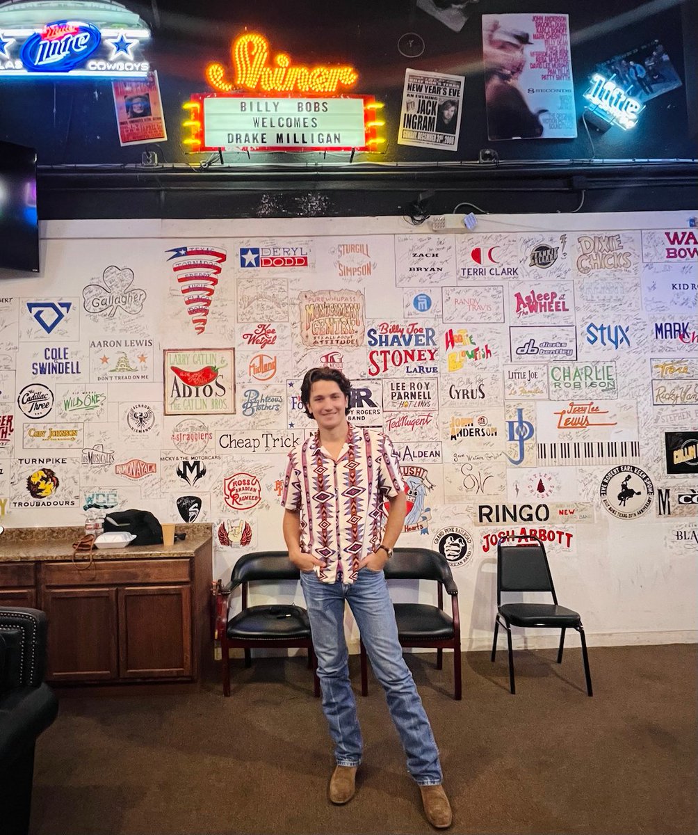 DrakeMilligan's tweet photo. Feels good to be home. See ya soon, @BillyBobsTexas https://t.co/sN2W2hp59K