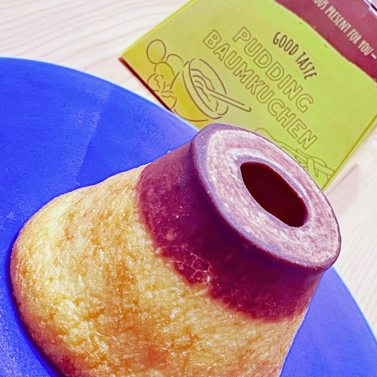 KAAK21's tweet photo. おやつ♪♪
お土産で、いただきましたっ
・プリンni なりたい
　　バームクーヘン
おいしすぎでしたぁ♪

#スイーツ
#バームクーヘン
#おいしい
#コータコート https://t.co/fa6Qfo7mJ6