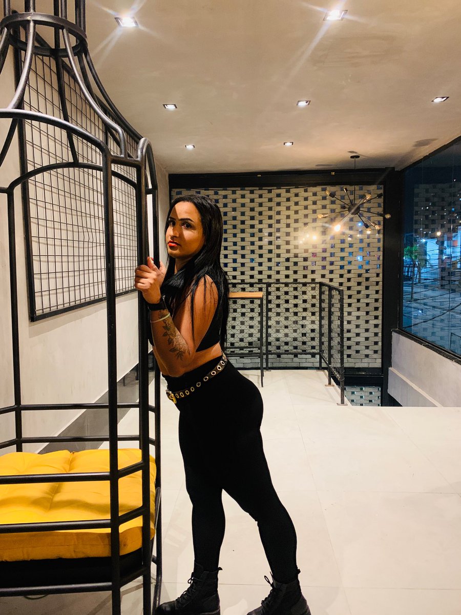 JaqueRochal's tweet photo. Só porque estou apaixonada nessas fotos 🤤

#parada021 #balada #noite https://t.co/kndsJfIZzI
