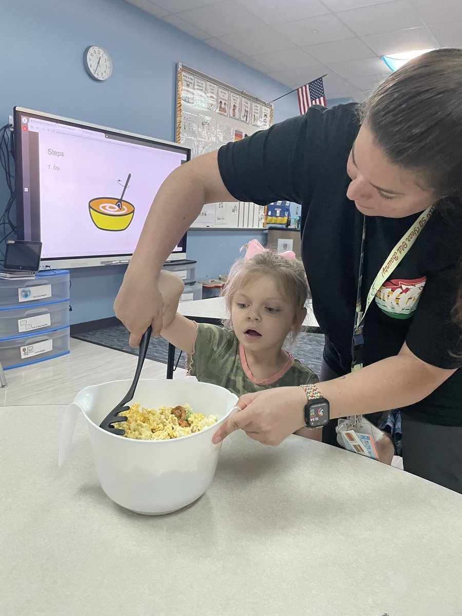 AmandaWatson237's tweet photo. Another great week of engagement and connection! We got messy exploring physical properties, and we used measurement to prepare delicious treats. #GOblazeatrail #Handsonlearning #Tstudentsupport #TISDGOES https://t.co/qUZAA4xTDv