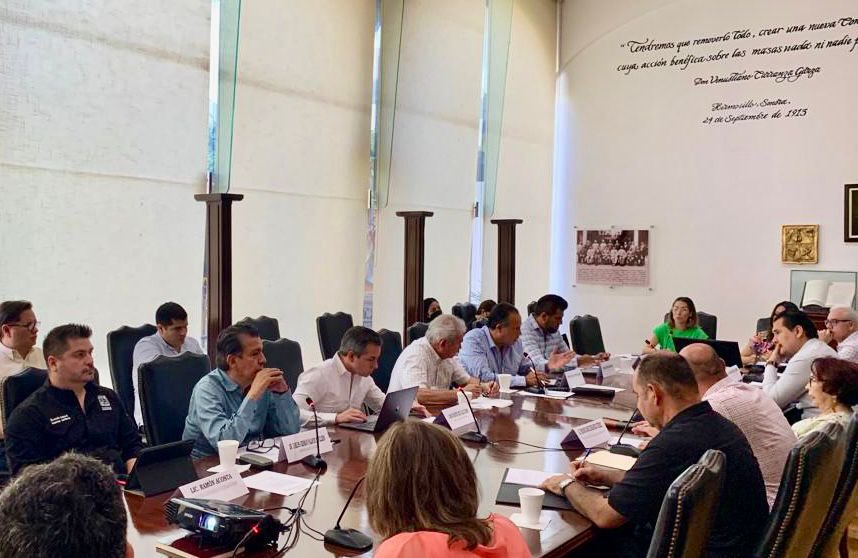 rcastrovaldez's tweet photo. Nos reunimos la Comisión Interinstitucional para la implementación del Nuevo Sistema de Justicia Laboral en Sonora, verificando la ruta de instalaciones, mobiliario, tecnología y recursos humanos.

#APasoFirme
#TierraDeOportunidades https://t.co/T0JrjomE75