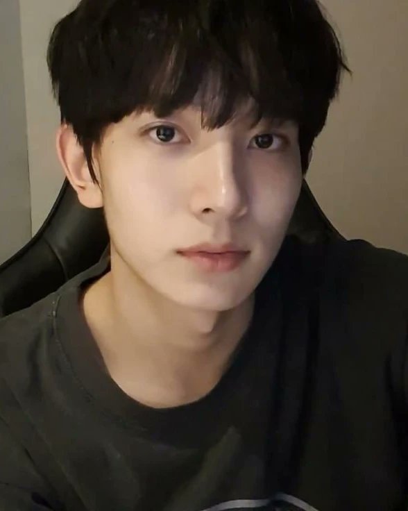 eathsng's tweet photo. let's be #moots #mootskpop #rantacc #ENGENE #ENHYPEN pls help rt & like ya tysm❤️ https://t.co/dsDPi9yK11
