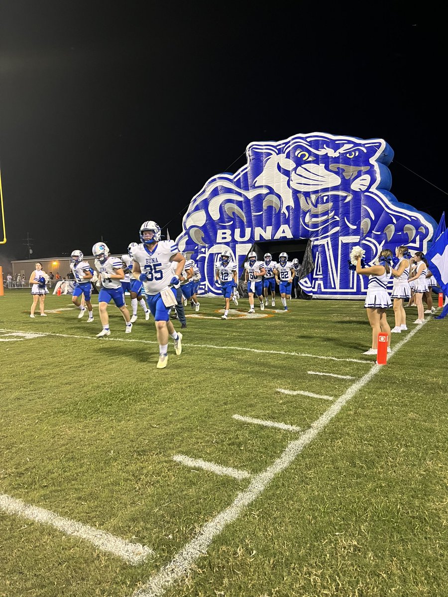 DrTiffanySpicer's tweet photo. Letโs go @buna_isd @Buna_HS #SecondHalfBestHalf #BuildingBetterCougars https://t.co/GO38nAs93f