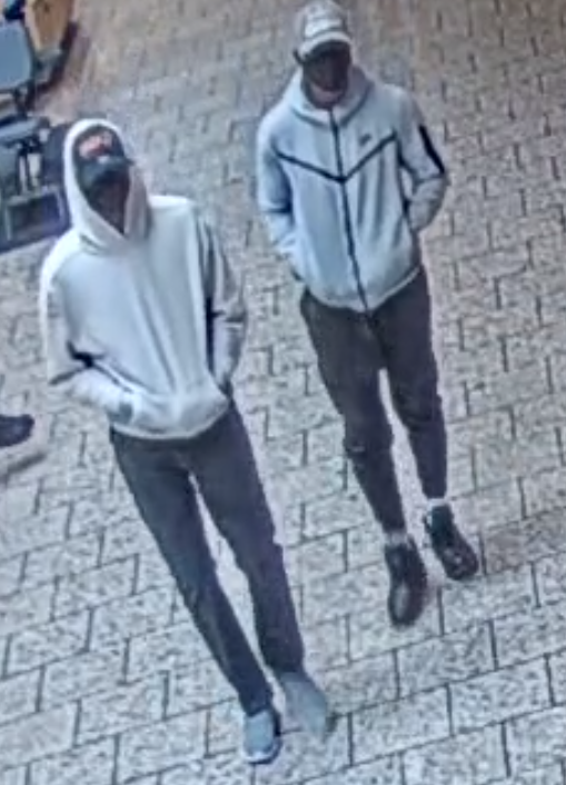 Masked and gloved and stealing cars to get away

These criminals are targeting local jewelry stores and we’re working with you to stop them

Details: ow.ly/JyGy50KQraQ

Have any info? Contact us @ 703-246-7800

#FCPD #KeepingYouSafe #PassItOn