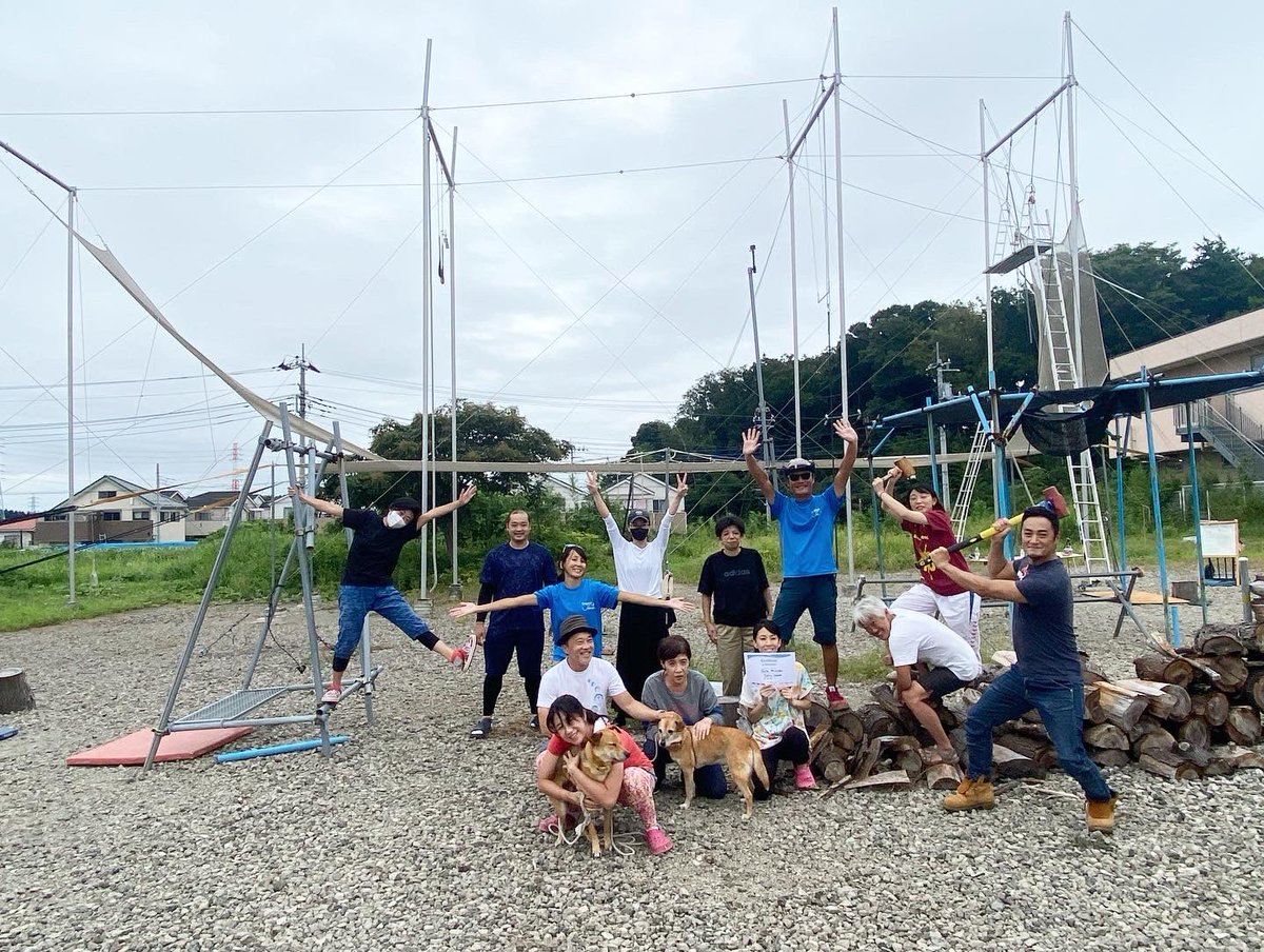 trapeze_heroes's tweet photo. 柏で最後の集合写真🤳
また、次の場所で皆さんと会いできるのを楽しみにしております。

Thank you everyone for being here with us.
We hope to see you all again in our new location!

#空中ブランコ 
#trapezeheroes 
#トラピーズヒーローズ 
#サーカス仲間 
#空中ブランコ柏 
#flyingtrapeze https://t.co/NMYHLgfFTZ