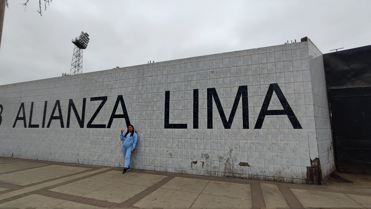 lachicadel_97's tweet photo. Desde que tengo uso de razón mi corazón fue tuyo 💙 @ClubALoficial 
.
.
.
. #AlianzaLima 
#corazonblanquiazul https://t.co/wFQ7JDhzjC