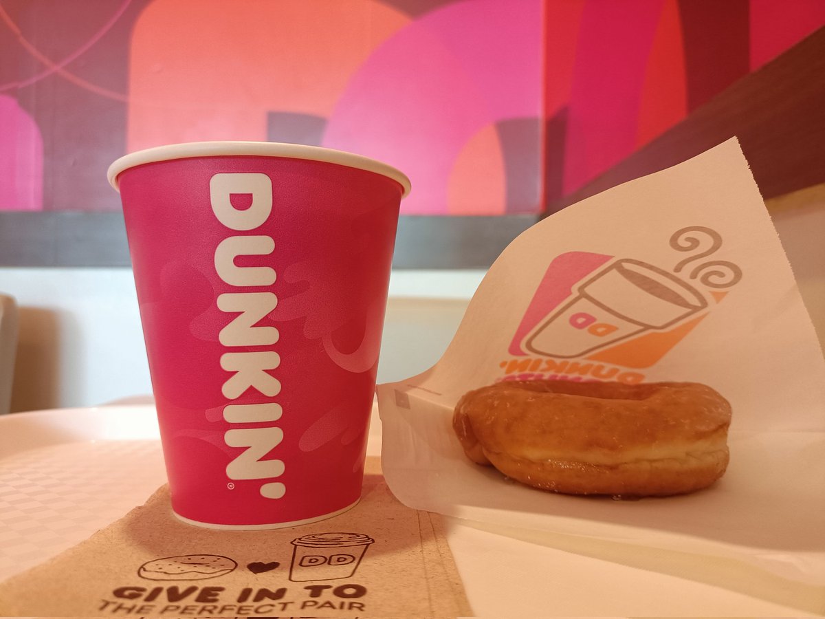 truck10210's tweet photo. Dunkin' in the morning 🤣
#dunkin #doughnuts #icedchoco
#altercebu https://t.co/joTNI4gDhH