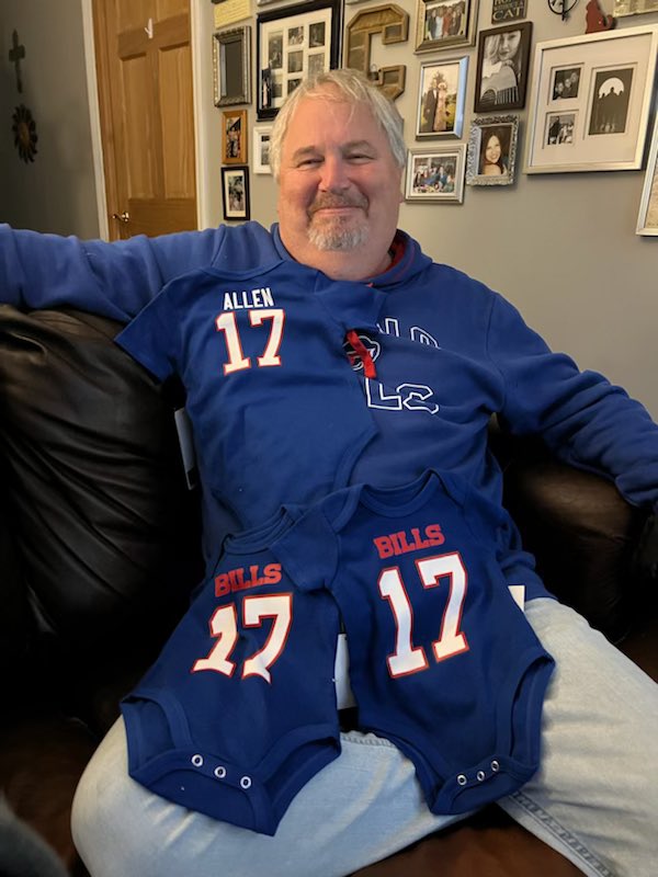 morganfoth's tweet photo. My dad is the cutest grandpa 🥹 https://t.co/hXNAireOkP