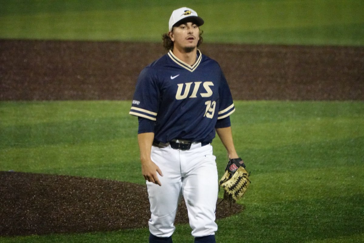 abeas_3's tweet photo. .@Baseball_UIS just completed the first 10-innings of a fall scrimmage against @IlliniBaseball and lead 3-1.

Idk who started the chatter of counting us out, “they lost everyone”, but…#StarBoys still here 🤷🏽‍♀️ https://t.co/liFTw45Bpd