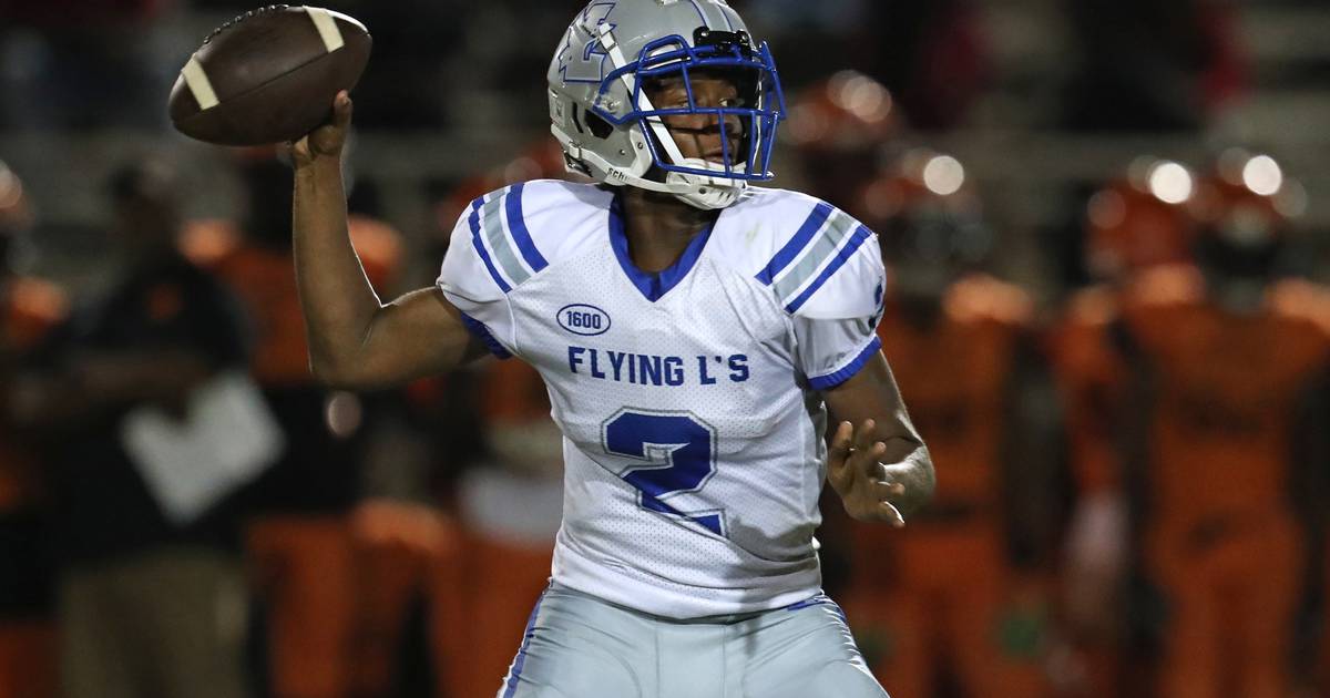 Fort Lauderdale 27, Boyd Anderson 0 | PHOTOS trib.al/FiKsCil