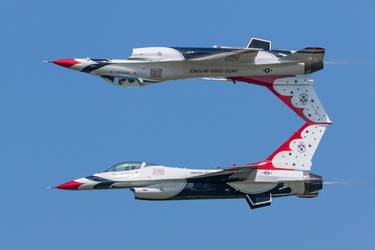 I want to thank <a href="/blueCNFT/">Bluec_NFT</a> from the bottom of my heart for collecting these two pieces of mine. It means so much to me to see these images get so much love from the community over the past few days. Thank you again sir! ❤️✈️🛩️

More images coming soon here: jpg.store/collection/ecp…