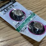 どう頑張ってもボタン電池が取り出せない!でもこれでいい!