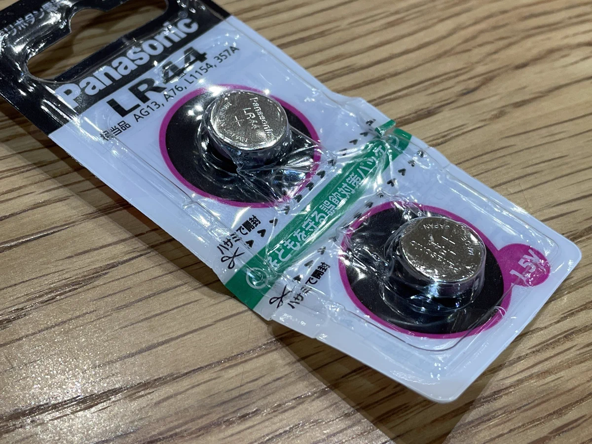 どう頑張ってもボタン電池が取り出せない！でもこれでいい！