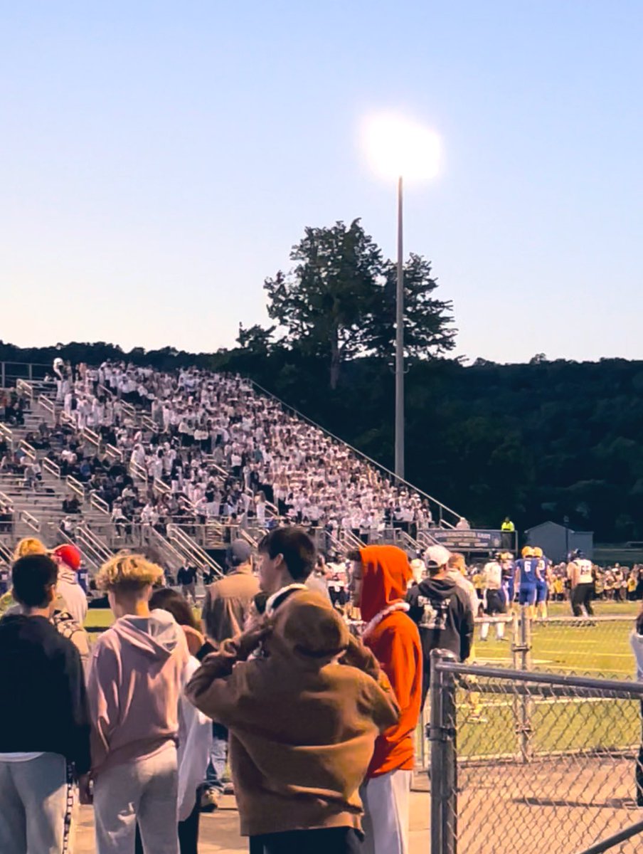 Our @dasd_dhse students and @BestBuddiesPA know how to show up!! 🤍🤍🤍 
@eaglesautism Thank you @DTownFball for all of your support!