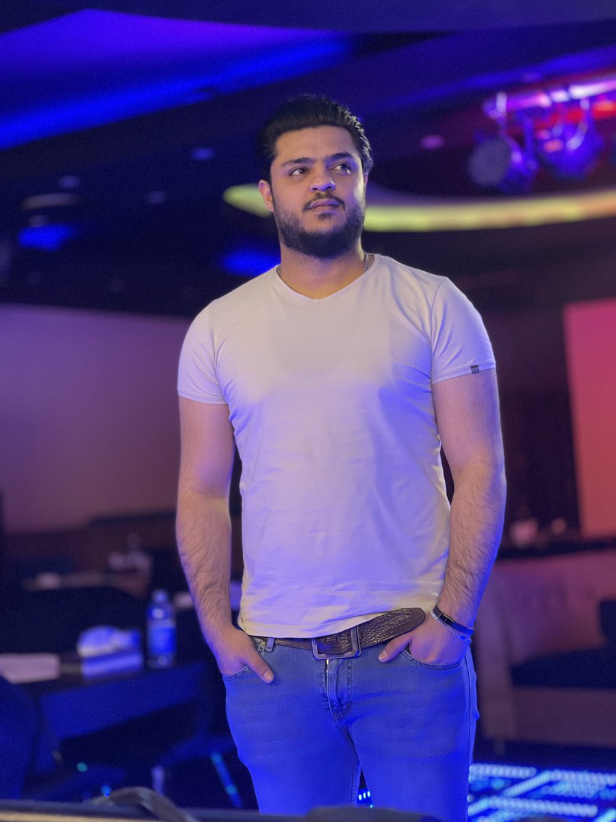 mo7sn_a7med's tweet photo. المجد لنا نحن المزاجيون المحكوم عليهم بالفهم الخاطئ المتهمون دوما بالغرور الاننا نصمت نحن الذين لاملجا الاحد حين نشعر بالحزن ونتداوى ذاتنا https://t.co/WDO7D9hcmv