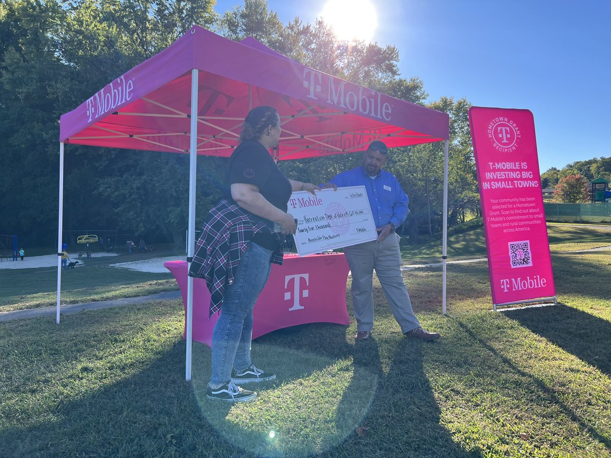 ktownshend88's tweet photo. So excited to participate in what #StuartVA is doing to increase accessibility for its citizens and tourists with a @TMobile #HometownGrant. The amazing people of Stuart came together to add accessible playground equipment to their park! #WinTogether @tglover187 @ChappyCLT https://t.co/IEWDN0Mqrf