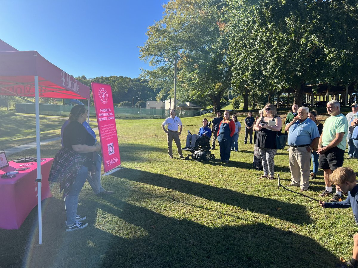 ktownshend88's tweet photo. So excited to participate in what #StuartVA is doing to increase accessibility for its citizens and tourists with a @TMobile #HometownGrant. The amazing people of Stuart came together to add accessible playground equipment to their park! #WinTogether @tglover187 @ChappyCLT https://t.co/IEWDN0Mqrf