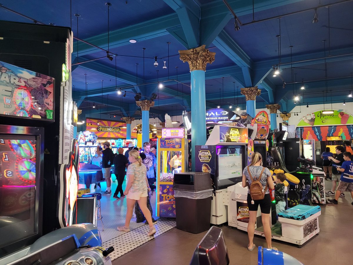 ARCADE.....WEEEEEEE #pvusd <a href="/PajaroValleyUSD/">Pajaro Valley Unified School District</a> pvusd boardwalk overnighter