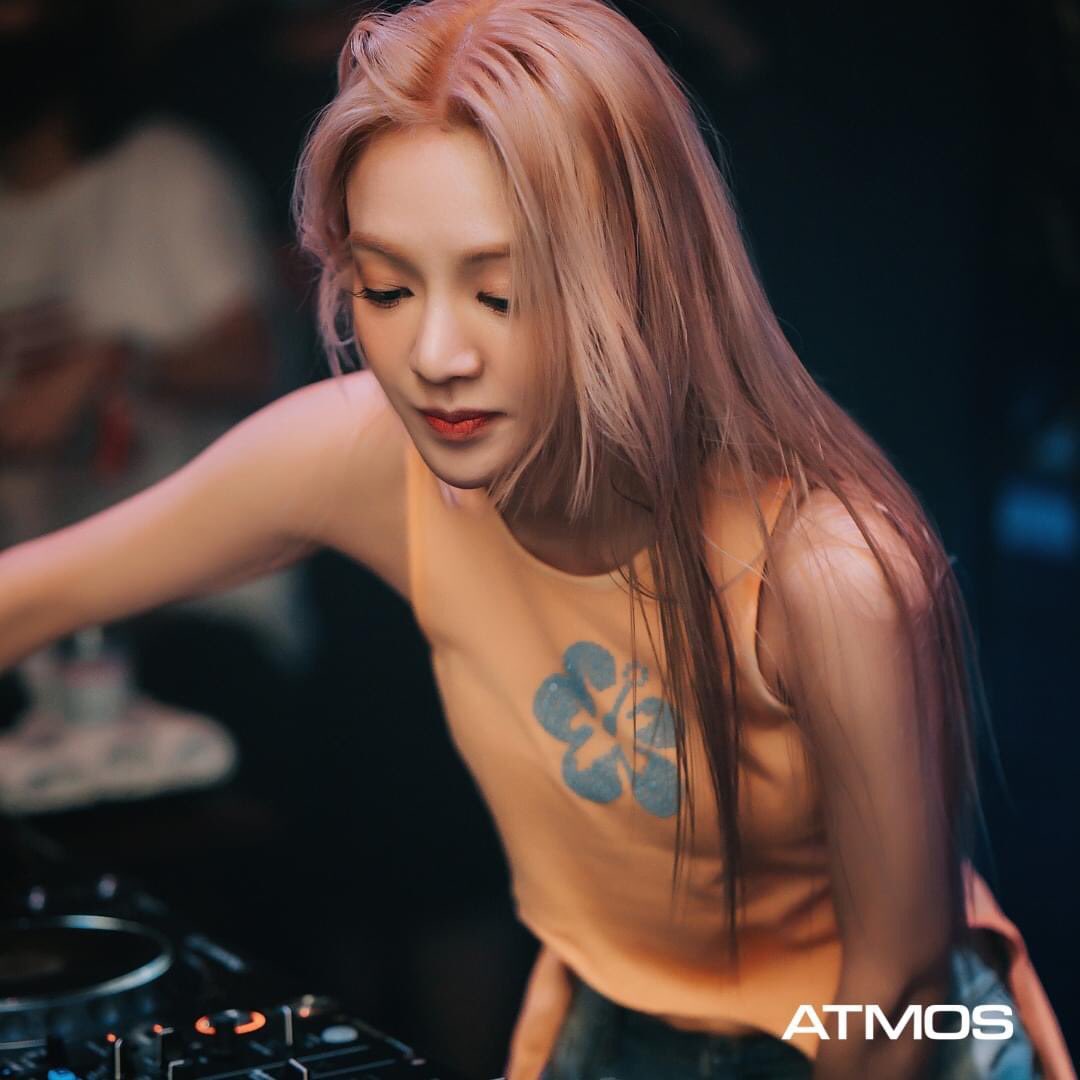 _snsd_updates's tweet photo. [Update] 220913 DJ HYO - ATMOS Club Presents (Ho Chi Minh City, Vietnam) (1/3)

#hyoyeon #효연 #kimhyoyeon #김효연 #hyo #효 #djhyo #atmos #atmosclub #hochiminhcity #saigon #vietnam #vn #nightlife
220920 https://t.co/6SFdVxxCmp