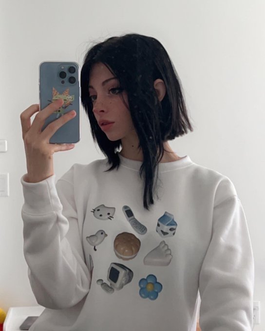 felt cute :3 https://t.co/W5Vc8llios<a href="/tag/chainsawman"class="tags"><span>#chainsawman</span></a>