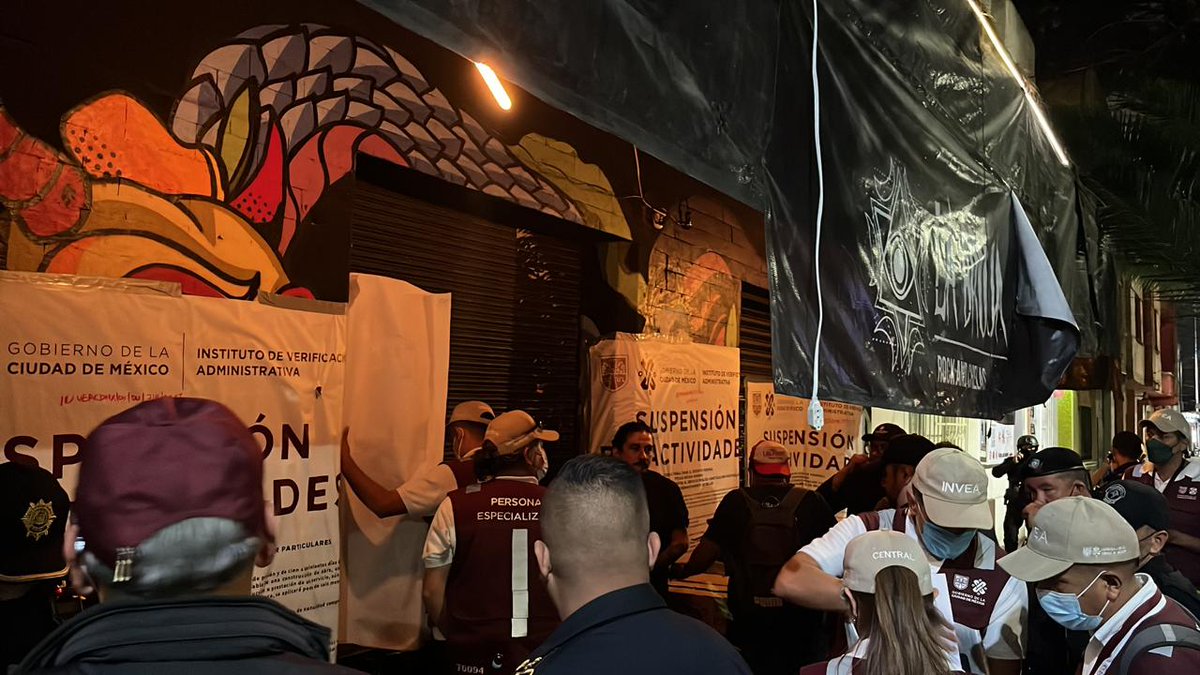 RomaSurIIVecino's tweet photo. Mil gracias por trabajo coordinado en de todo el Gobierno de la CDMX. Vecinos llevan años denunciando y son amenazados por los dueños de estos lugares irregulares y sin permisos ocasionando mucho daño a los vecinos que aquí habitan @Claudiashein @OHarfuch @inveacdmx @PabloVazC https://t.co/PDq9tYq6Fm