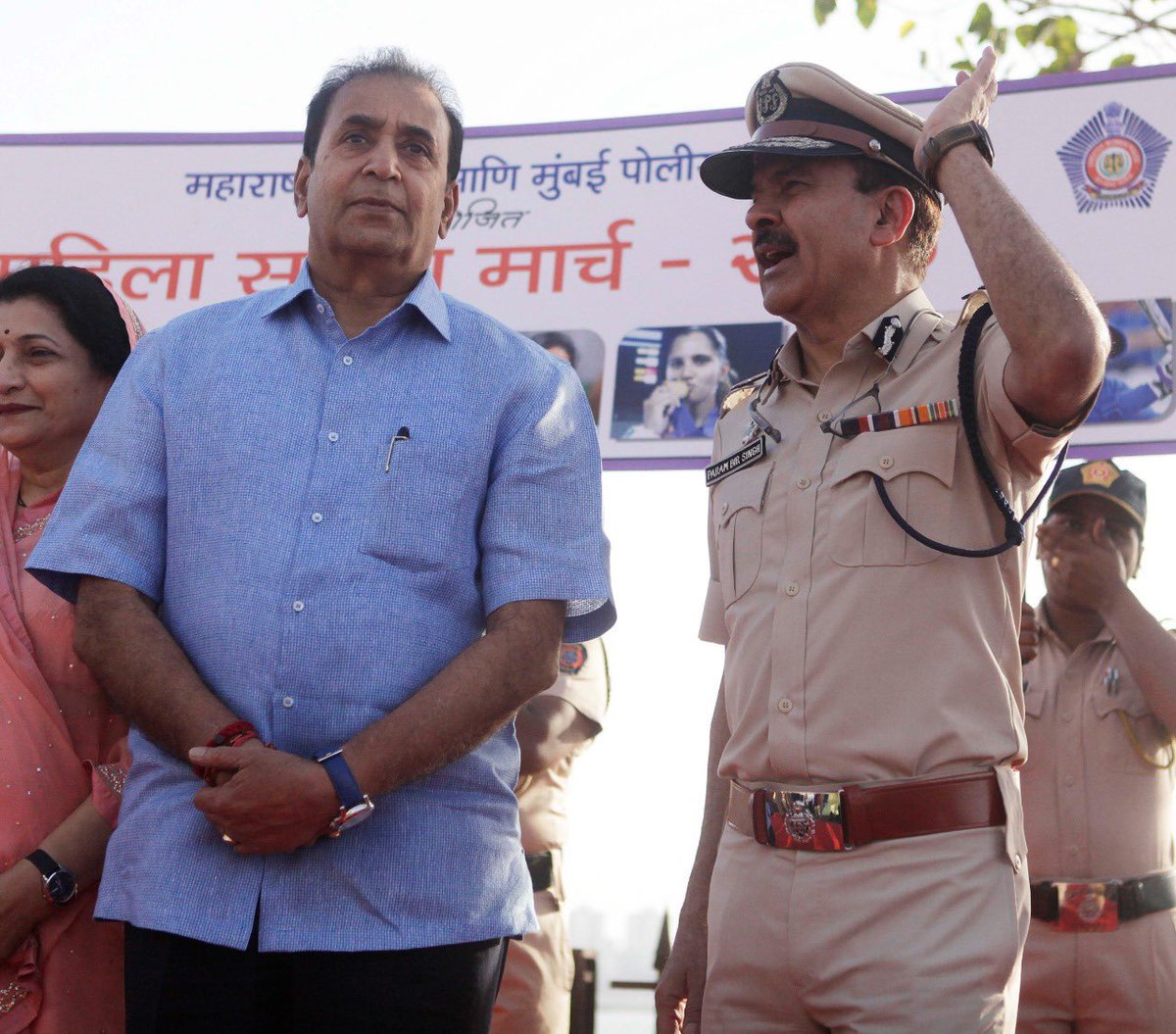 Shinny4SSR's tweet photo. Tainted &amp; suspended Ex Police Commissioner Parambir Singh has admitted to reinstate Vaze on direction of his bosses. Who are his bosses? PBS has various FIRs pertaining to extortion &amp; bribing. Why is no one questioning him #SubodhKumarJaiswal
 CBI Probe Parambir InSSRCase https://t.co/DvZyDi0mJb